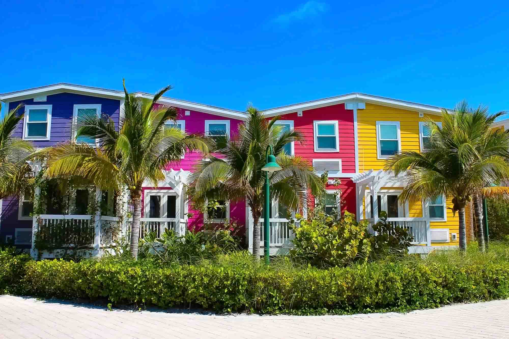 Best Exterior Paint Colors for Bahamian Homes