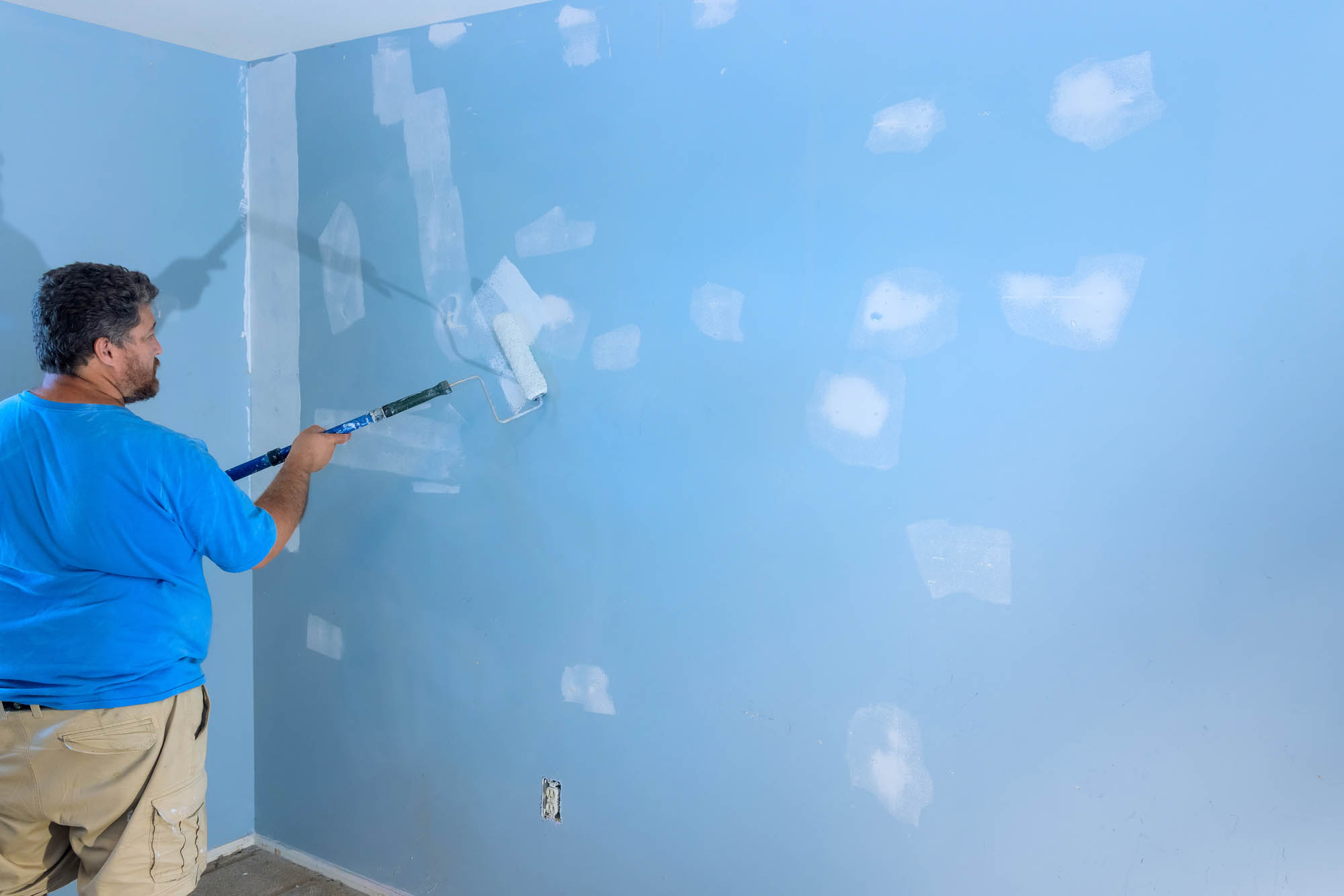 How to Touch Up Paint Without Repainting the Entire Room