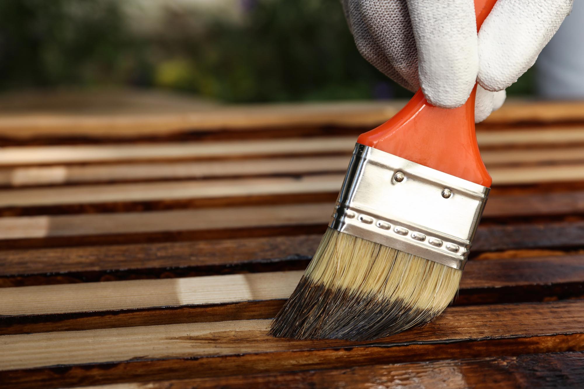Choosing the Right Exterior Wood Stain For Homes
