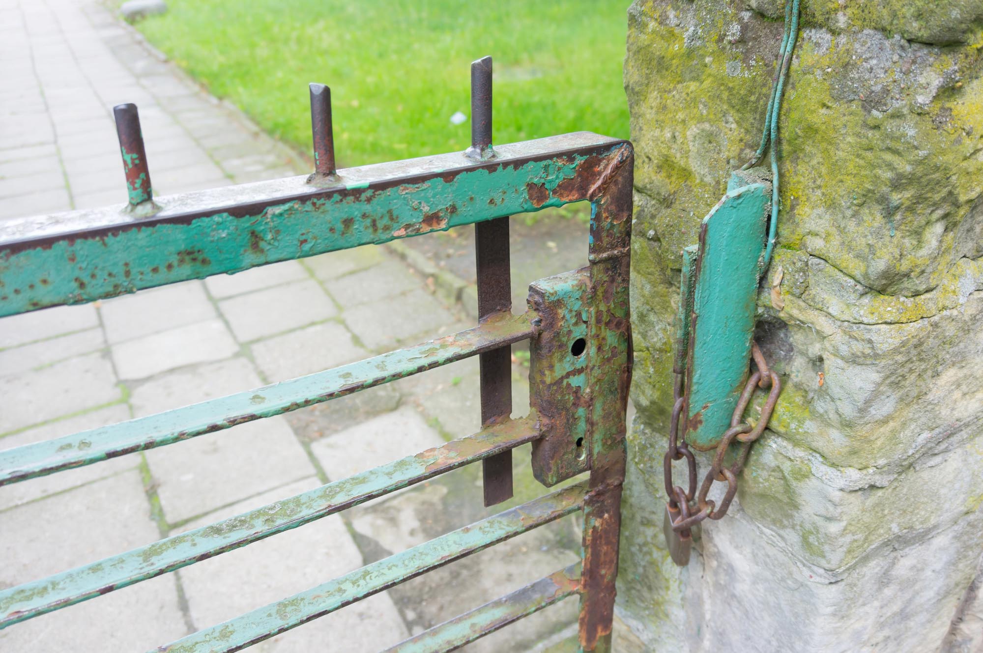 Choosing Paint for Rusty Metal - Stop Rust